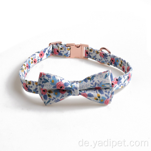 Hundehalsband aus Vollmetall in Roségold mit Knopfschleife